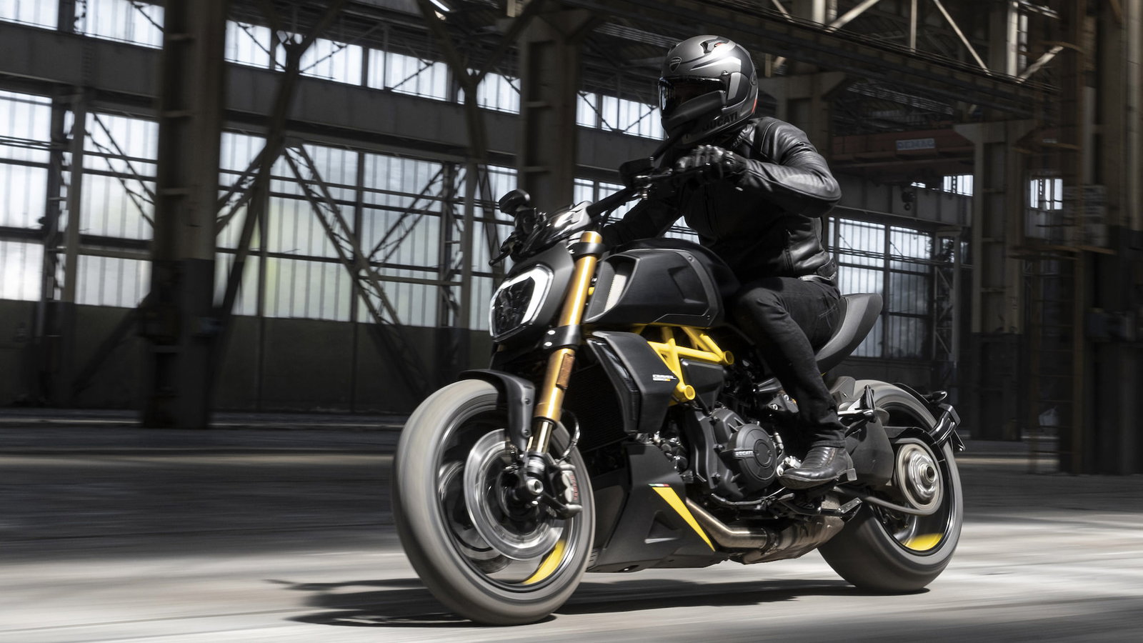 MY22_Ducati_Diavel_1260_S _6__UC294029_High.jpg